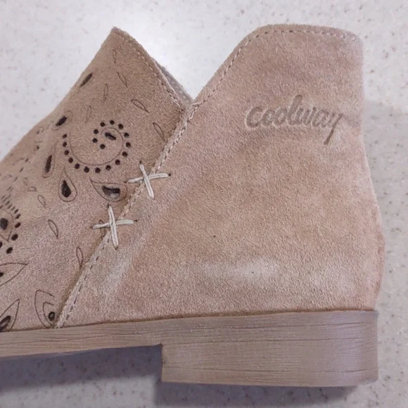 Coolway Tan Nelia Perforated Leather Side Zip Peep Toe Shoes Size 41/US 10 EUC - Picture 6 of 14